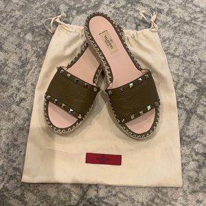 Valentino Rockstar Espadrilles. Olive green. 39.